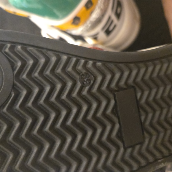 Vibrant Women's High-Top Sneakers Leopard Print Red Green and Yellow Size 39 - Picture 4 of 4